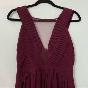 Lulu’s Deep Sheer V-Neck Gown w/ Layered Bust S